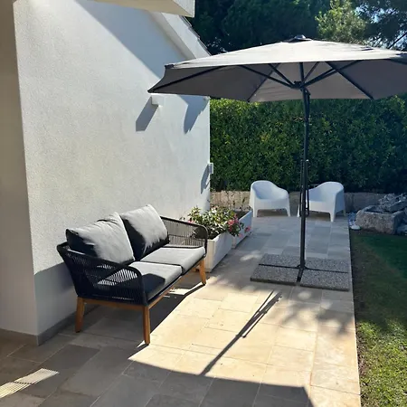 Aron Villa Rosa Marina